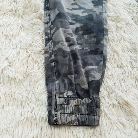 SPANX Camo Stretch twill cargo jogger size small - Picture 14 of 16